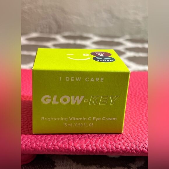 Glow-Key Brightening Vitamin C Eye Cream - Green - Picture 2 of 7